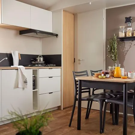 Campingplatz Mobil-home Pour 7 Avec Terrasse Et Equipements - Api-1-52-492