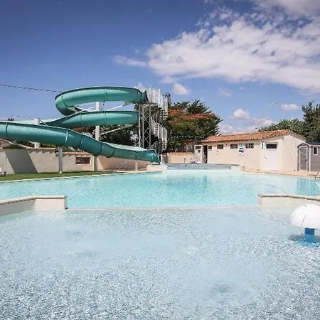 Mobil-home Pour 7 Avec Terrasse Et Equipements - Api-1-52-492