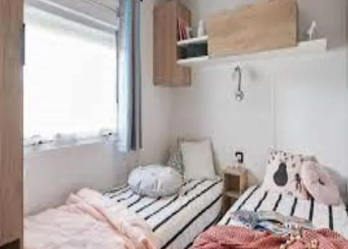 Mobil-home Pour 7 Avec Terrasse Et Equipements - Api-1-52-492 Kemp *