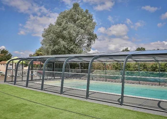 Kemp Mobil-home Pour 7 Avec Terrasse Et Equipements - Api-1-52-492 *