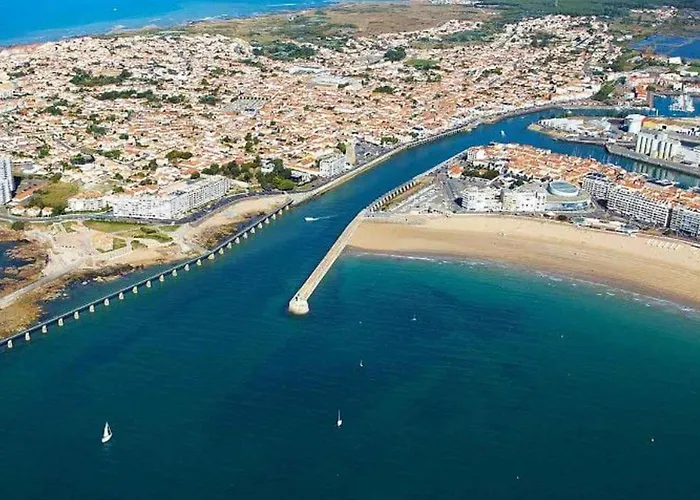 Mobil-home Pour 7 Avec Terrasse Et Equipements - Api-1-52-492 * Les Achards (Vendee)