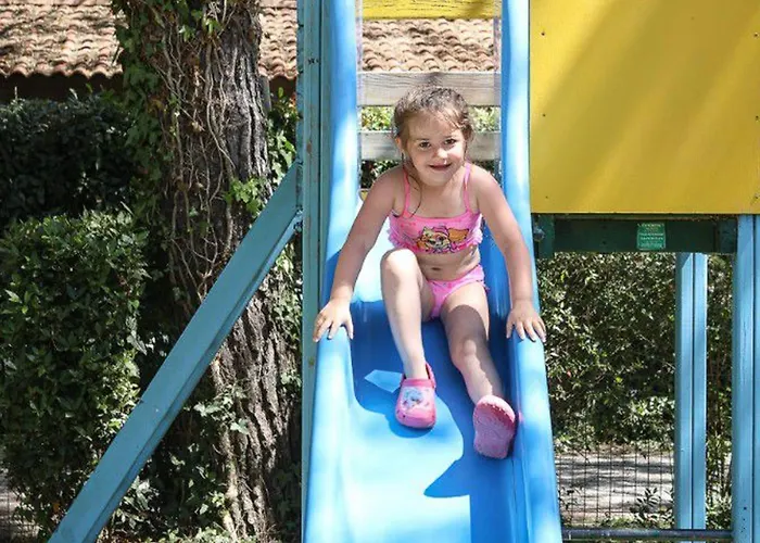 Kemp Mobil-home Pour 7 Avec Terrasse Et Equipements - Api-1-52-492